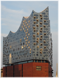 Elbphilharmonie Hamburg in der Abendsonne - Vertriebsberatung Hamburg